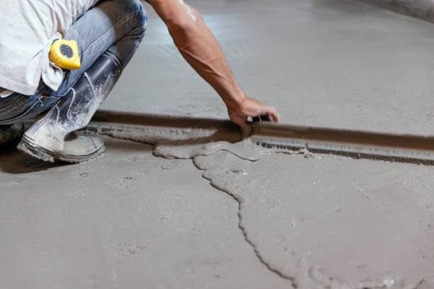 Best Concrete Pool Decks in Strathmore, CA
