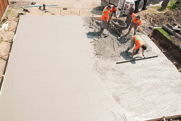  Strathmore, CA Concrete contractor Pros